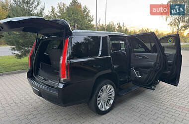 Внедорожник / Кроссовер Cadillac Escalade 2016 в 
