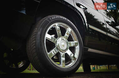 Позашляховик / Кросовер Cadillac Escalade 2008 в 