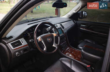 Позашляховик / Кросовер Cadillac Escalade 2008 в 