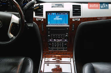Позашляховик / Кросовер Cadillac Escalade 2008 в 