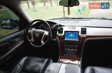 Позашляховик / Кросовер Cadillac Escalade 2008 в 