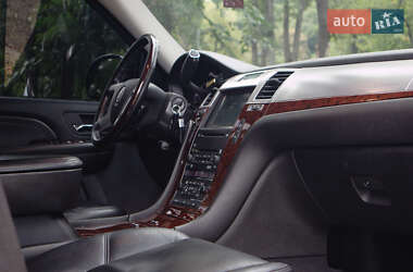 Позашляховик / Кросовер Cadillac Escalade 2008 в 