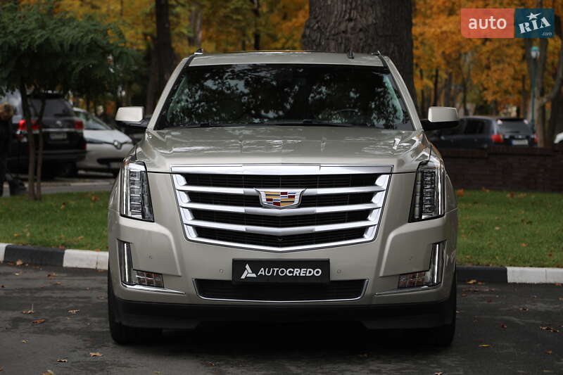 Внедорожник / Кроссовер Cadillac Escalade 2014 в Харькове