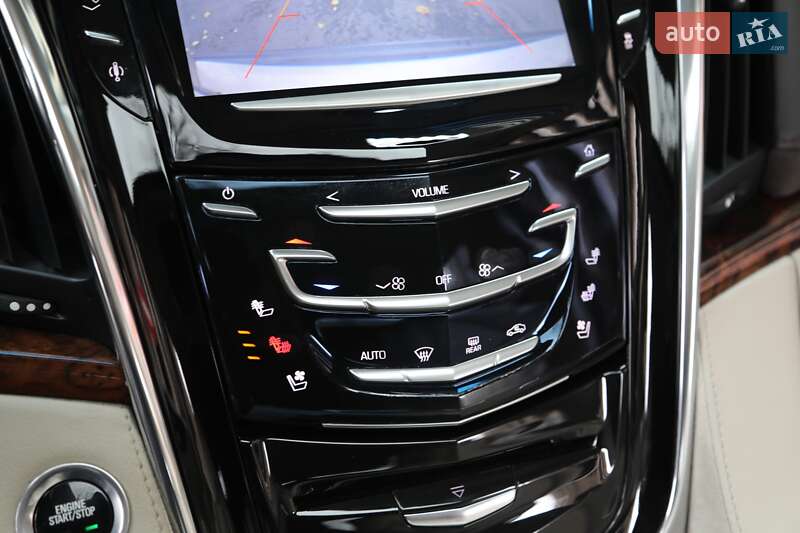 Внедорожник / Кроссовер Cadillac Escalade 2014 в Харькове