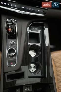 Позашляховик / Кросовер Cadillac Escalade 2021 в 