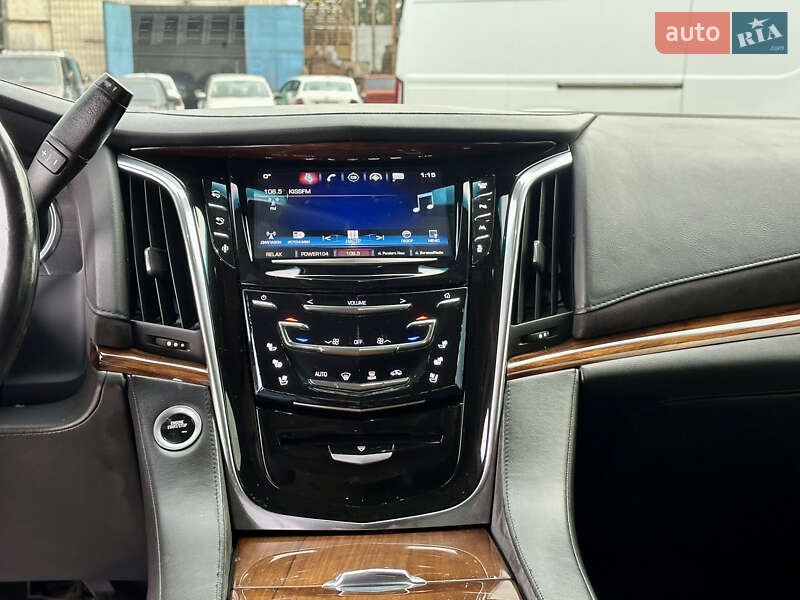 Внедорожник / Кроссовер Cadillac Escalade 2016 в Киеве фото 16 Внедорожник / Кроссовер Cadillac Escalade 2016 в Киеве