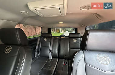Внедорожник / Кроссовер Cadillac Escalade 2013 в 