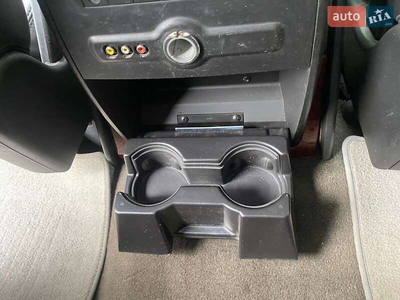 Позашляховик / Кросовер Cadillac Escalade 2008 в Дніпрі фото 26 Позашляховик / Кросовер Cadillac Escalade 2008 в Дніпрі