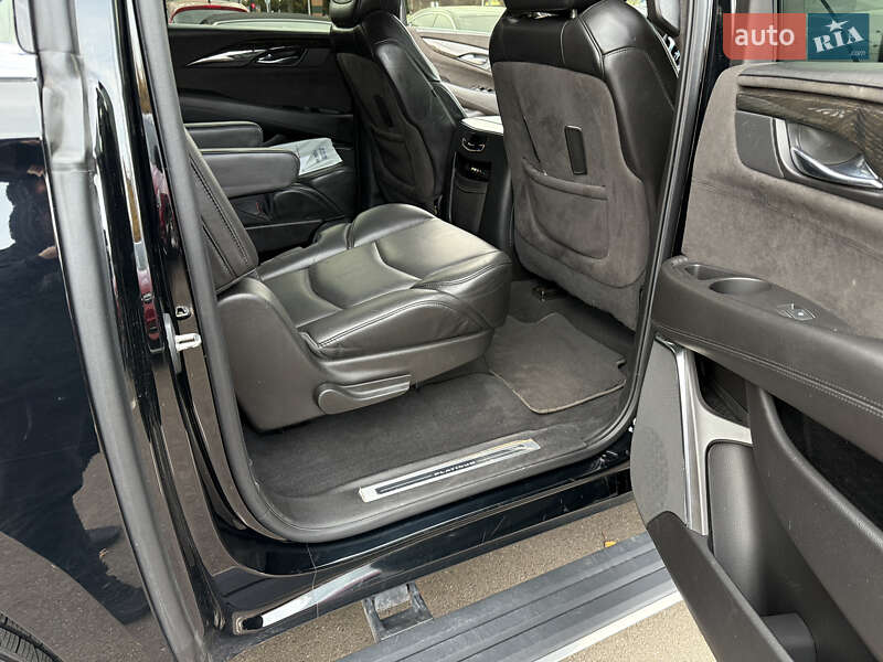 Внедорожник / Кроссовер Cadillac Escalade 2015 в Киеве