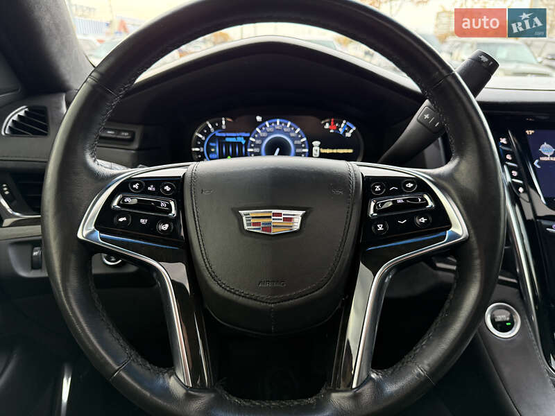 Внедорожник / Кроссовер Cadillac Escalade 2015 в Киеве