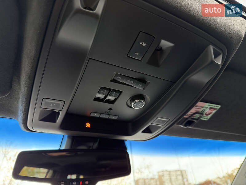 Внедорожник / Кроссовер Cadillac Escalade 2015 в Киеве