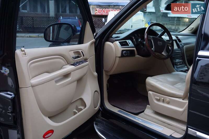 Внедорожник / Кроссовер Cadillac Escalade 2013 в Николаеве фото 6 Внедорожник / Кроссовер Cadillac Escalade 2013 в Николаеве