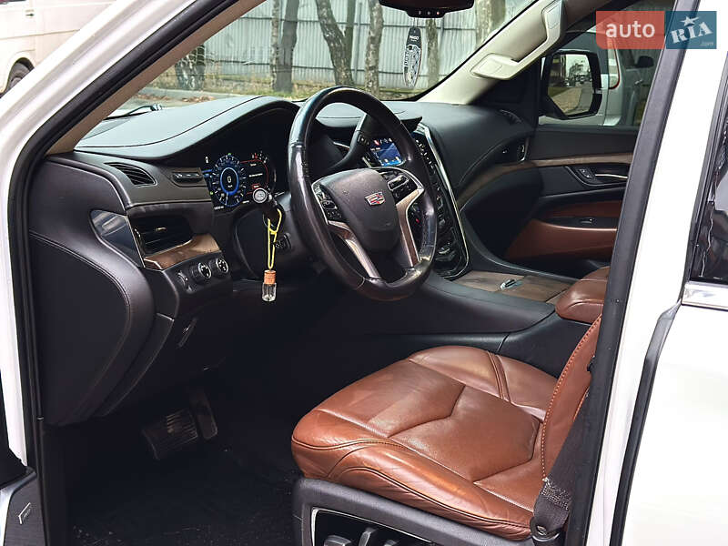 Позашляховик / Кросовер Cadillac Escalade 2016 в Тернополі фото 21 Позашляховик / Кросовер Cadillac Escalade 2016 в Тернополі