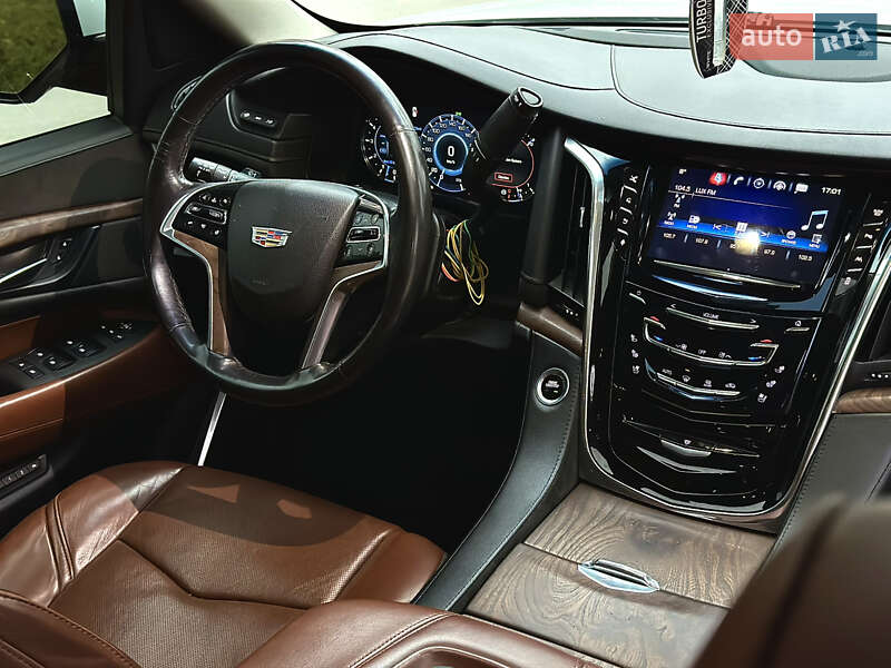 Позашляховик / Кросовер Cadillac Escalade 2016 в Тернополі фото 38 Позашляховик / Кросовер Cadillac Escalade 2016 в Тернополі
