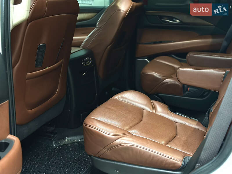 Позашляховик / Кросовер Cadillac Escalade 2016 в Тернополі фото 47 Позашляховик / Кросовер Cadillac Escalade 2016 в Тернополі