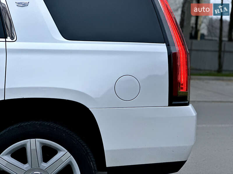 Позашляховик / Кросовер Cadillac Escalade 2016 в Тернополі фото 59 Позашляховик / Кросовер Cadillac Escalade 2016 в Тернополі