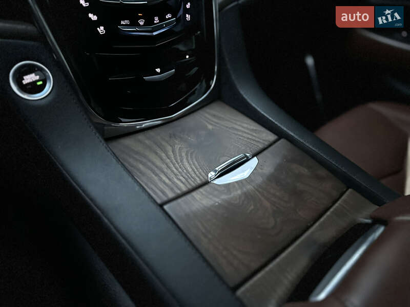 Позашляховик / Кросовер Cadillac Escalade 2016 в Тернополі фото 65 Позашляховик / Кросовер Cadillac Escalade 2016 в Тернополі