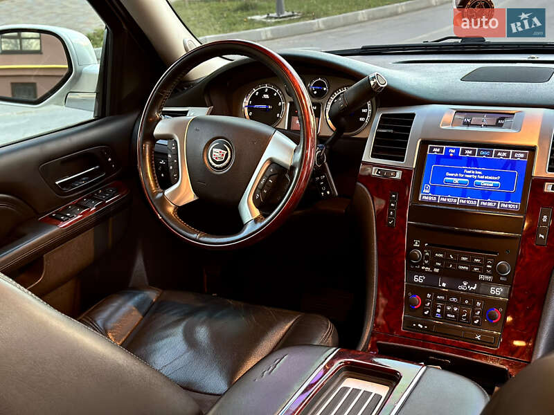 Позашляховик / Кросовер Cadillac Escalade 2013 в Тернополі фото 41 Позашляховик / Кросовер Cadillac Escalade 2013 в Тернополі