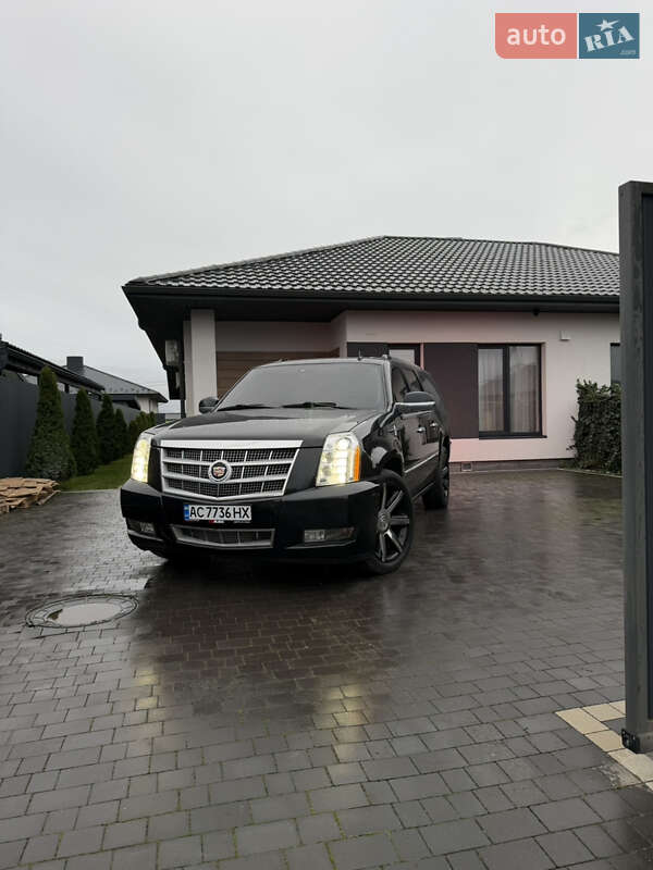 Внедорожник / Кроссовер Cadillac Escalade 2013 в Луцке фото 2 Внедорожник / Кроссовер Cadillac Escalade 2013 в Луцке