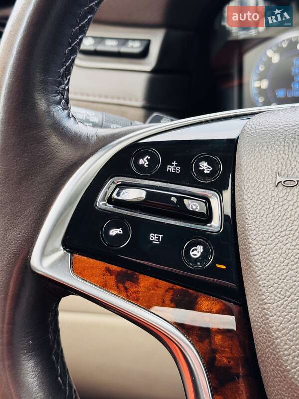 Внедорожник / Кроссовер Cadillac Escalade 2014 в Коростене