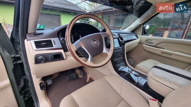 Внедорожник / Кроссовер Cadillac Escalade 2007 в Виннице фото 13 Внедорожник / Кроссовер Cadillac Escalade 2007 в Виннице