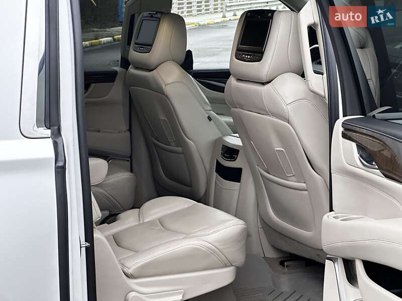 Позашляховик / Кросовер Cadillac Escalade 2018 в Києві фото 19 Позашляховик / Кросовер Cadillac Escalade 2018 в Києві