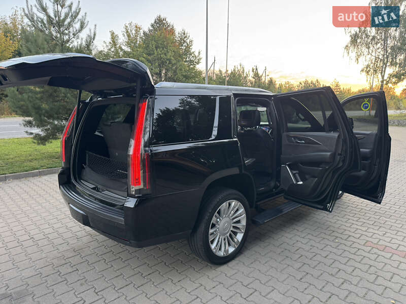 Внедорожник / Кроссовер Cadillac Escalade 2016 в Хмельницком