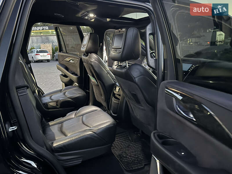 Внедорожник / Кроссовер Cadillac Escalade 2016 в Хмельницком