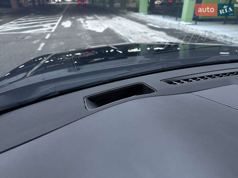 Позашляховик / Кросовер Cadillac Escalade 2014 в Києві фото 43 Позашляховик / Кросовер Cadillac Escalade 2014 в Києві