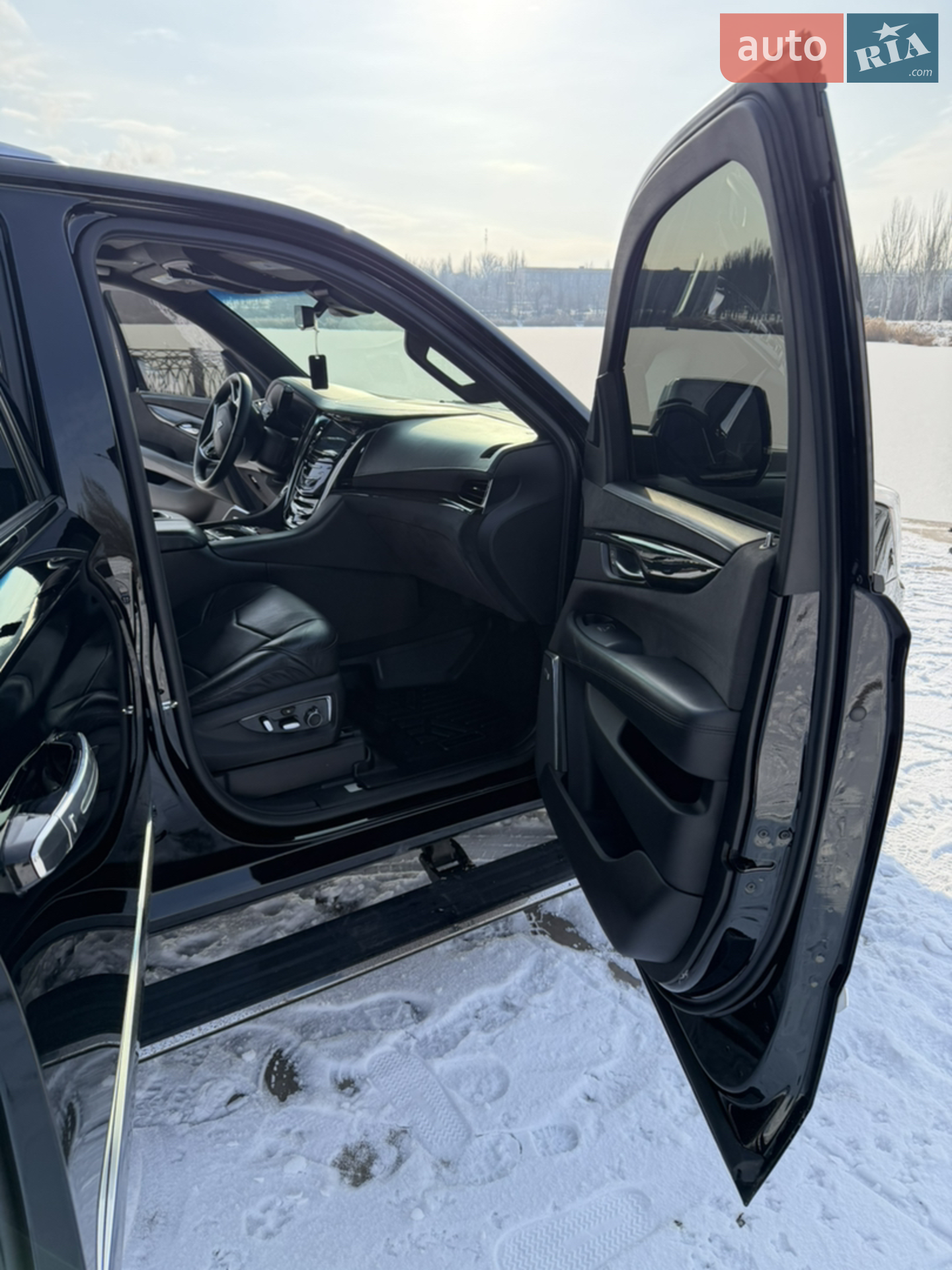 2018 Cadillac Escalade - мініатюра 13