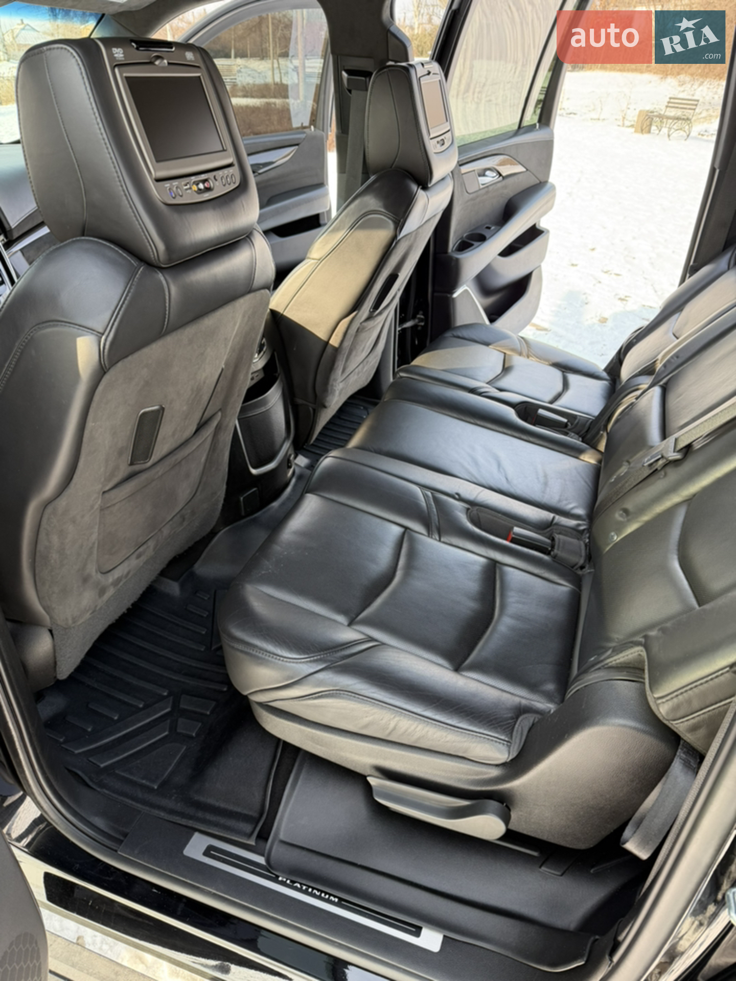 2018 Cadillac Escalade - мініатюра 16