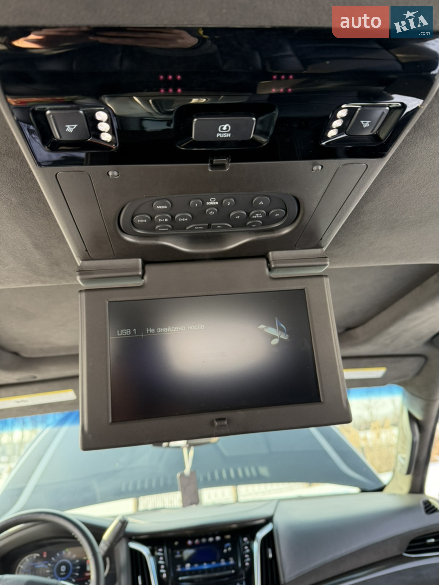 2018 Cadillac Escalade - мініатюра 24