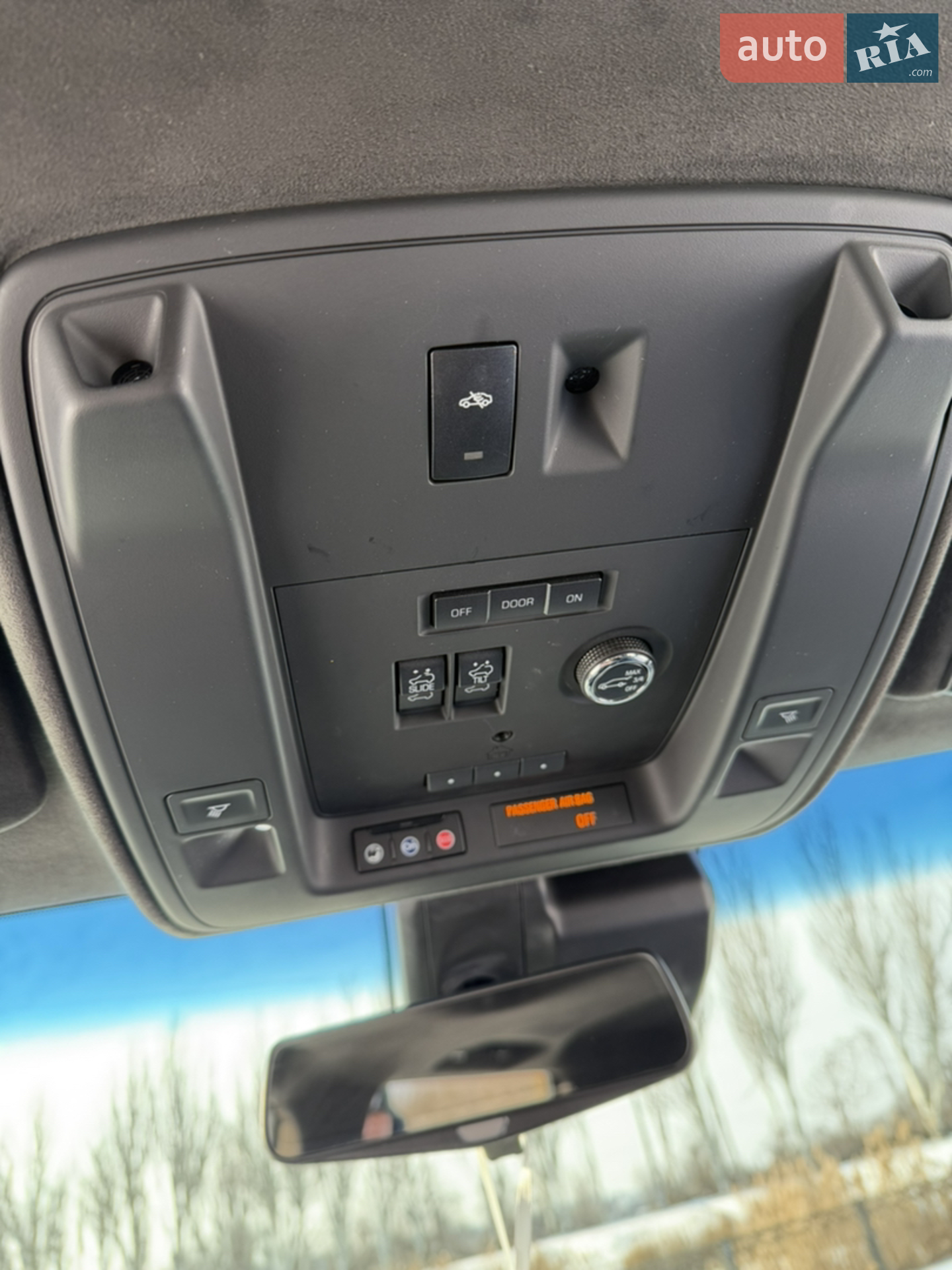 2018 Cadillac Escalade - мініатюра 28
