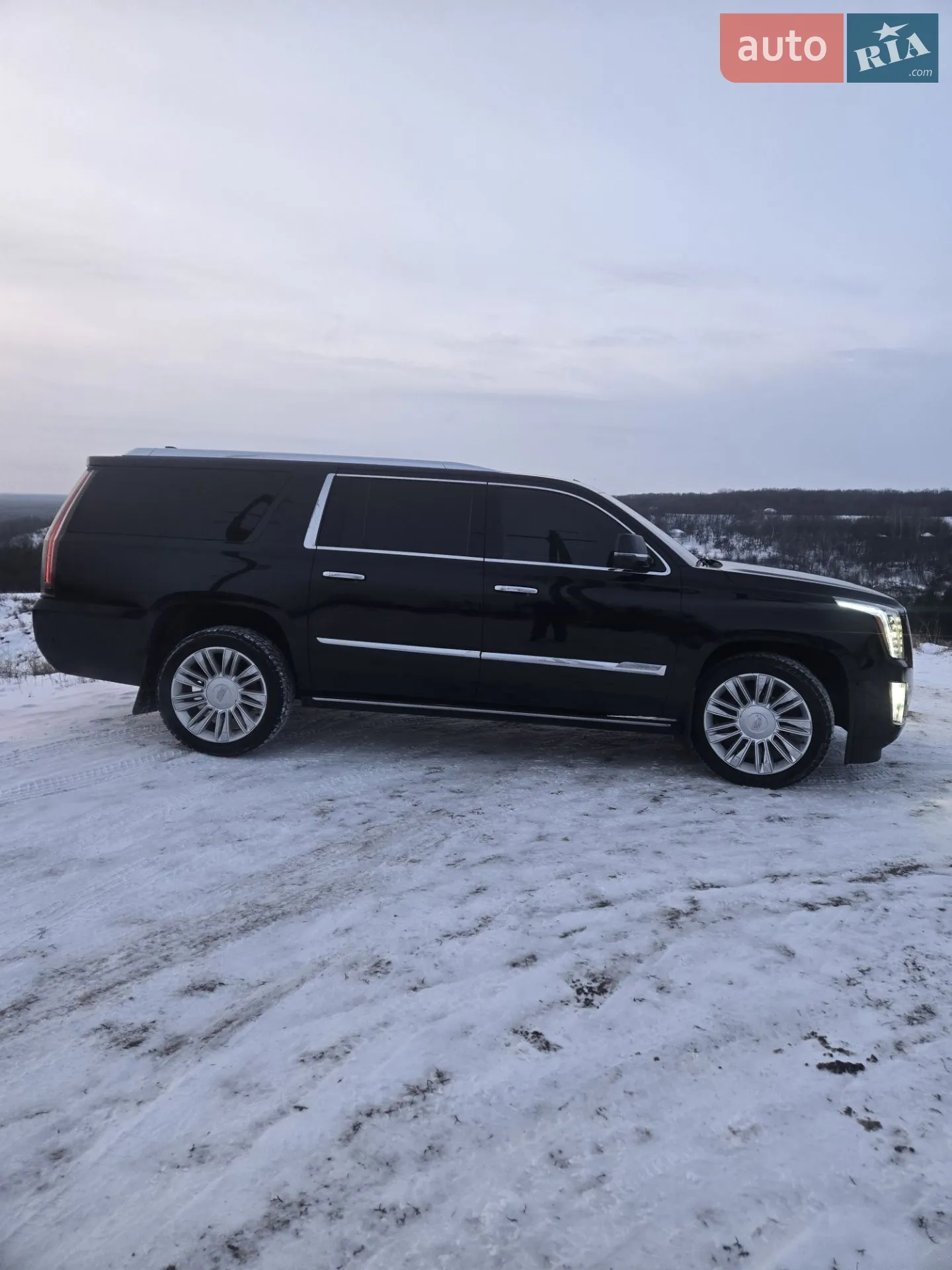 2017 Cadillac Escalade - мініатюра 13