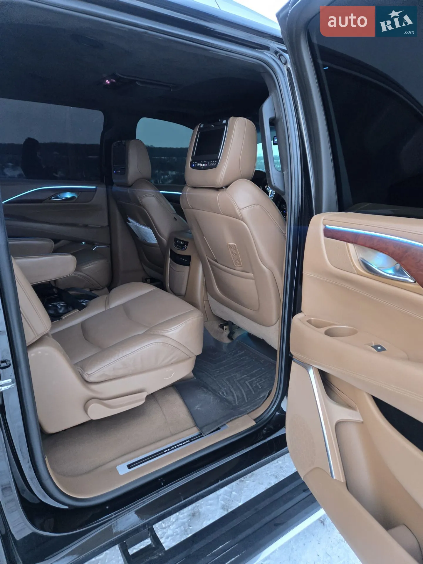 2017 Cadillac Escalade - мініатюра 27