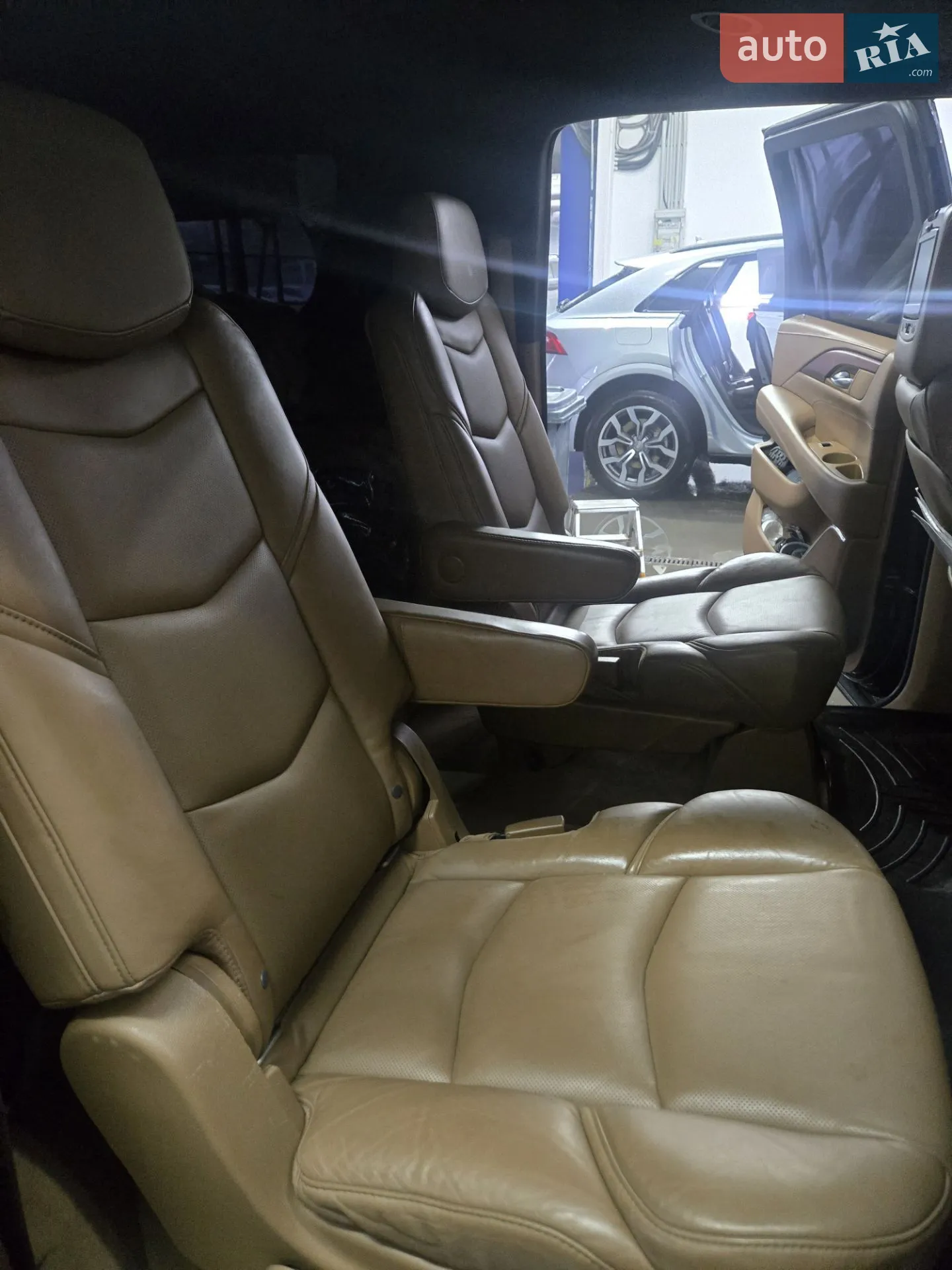 2017 Cadillac Escalade - мініатюра 38