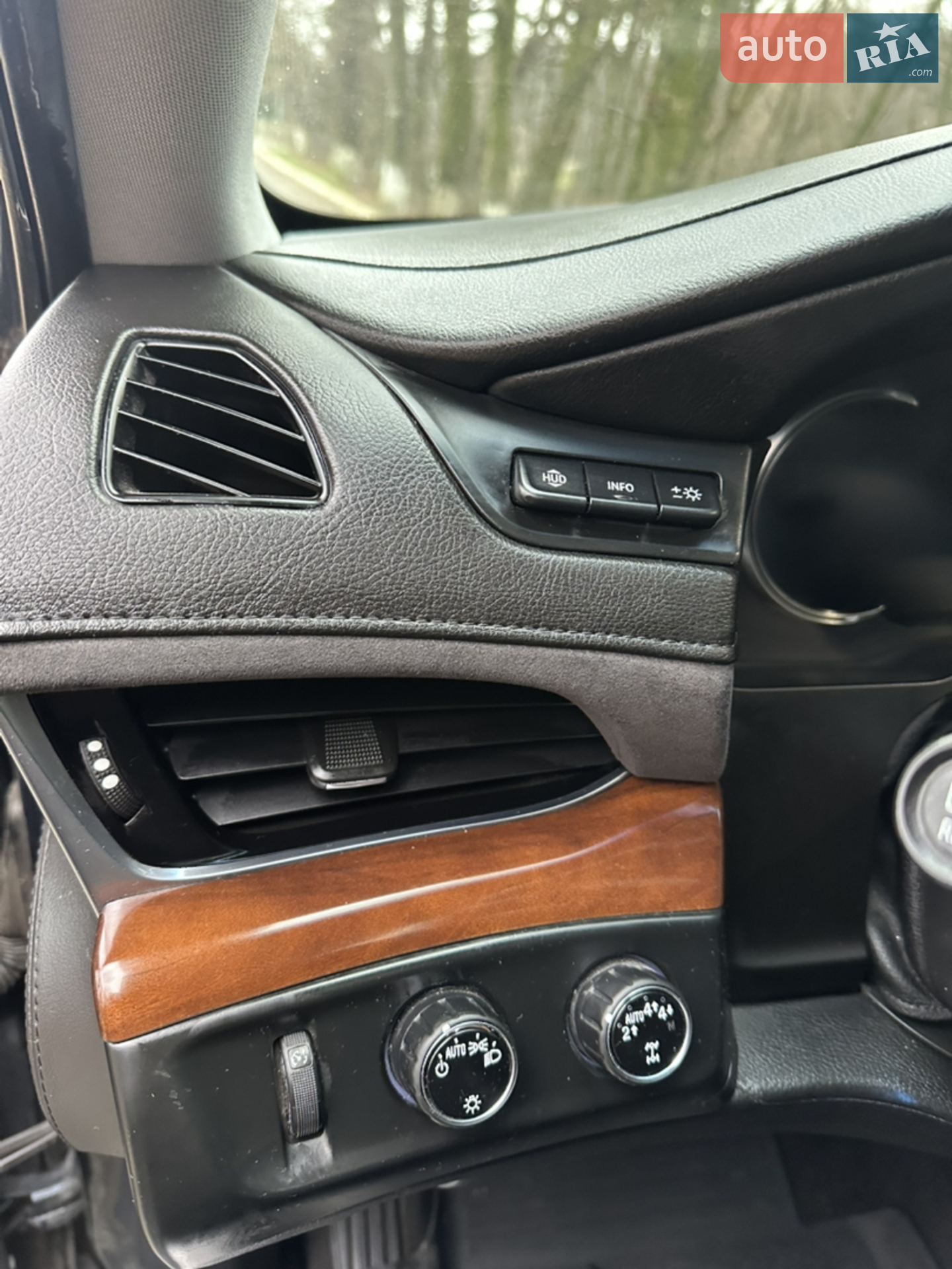 2018 Cadillac Escalade - мініатюра 20