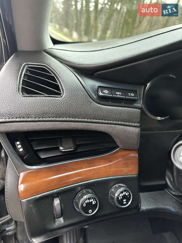 Внедорожник / Кроссовер Cadillac Escalade 2018 в Черновцах