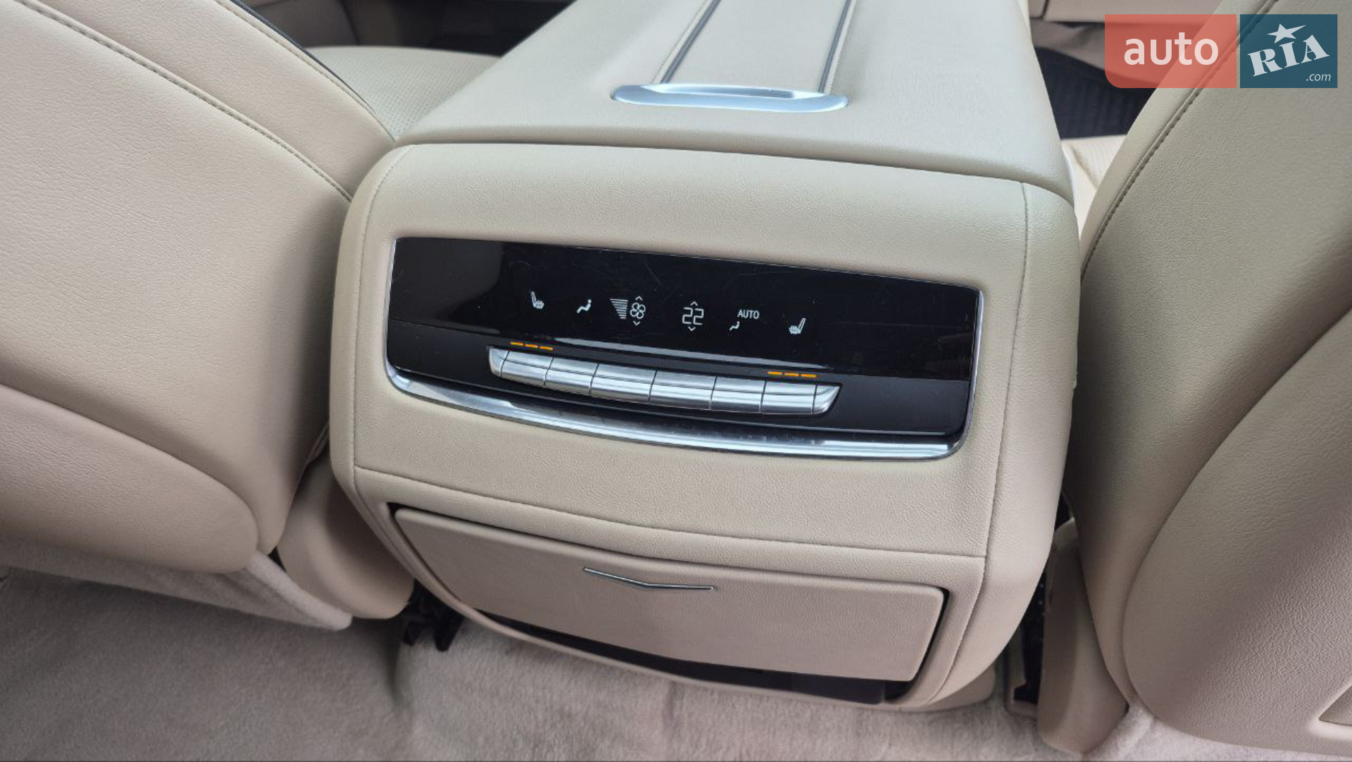 2022 Cadillac Escalade - мініатюра 20