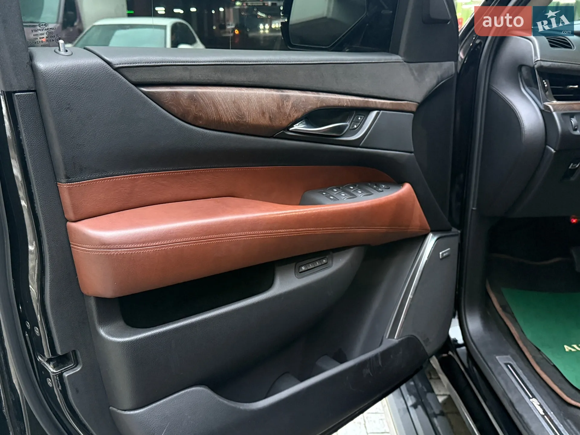 2014 Cadillac Escalade - мініатюра 19