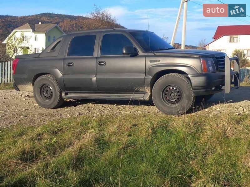 Пікап Cadillac Escalade 2002 в Івано-Франківську