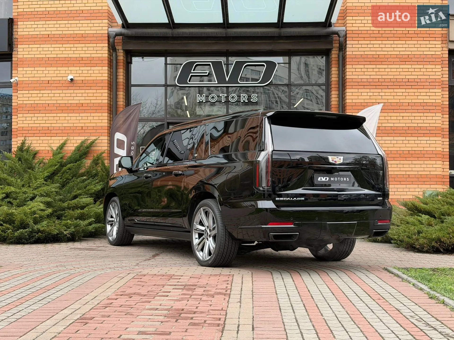 2025 Cadillac Escalade - мініатюра 3