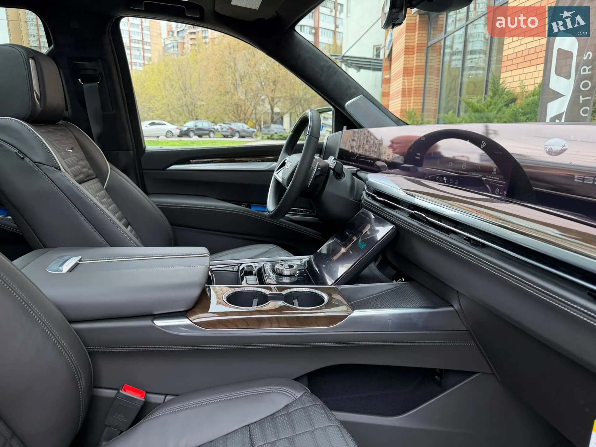 2025 Cadillac Escalade - мініатюра 12