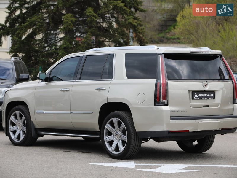 Позашляховик / Кросовер Cadillac Escalade 2014 в Харкові