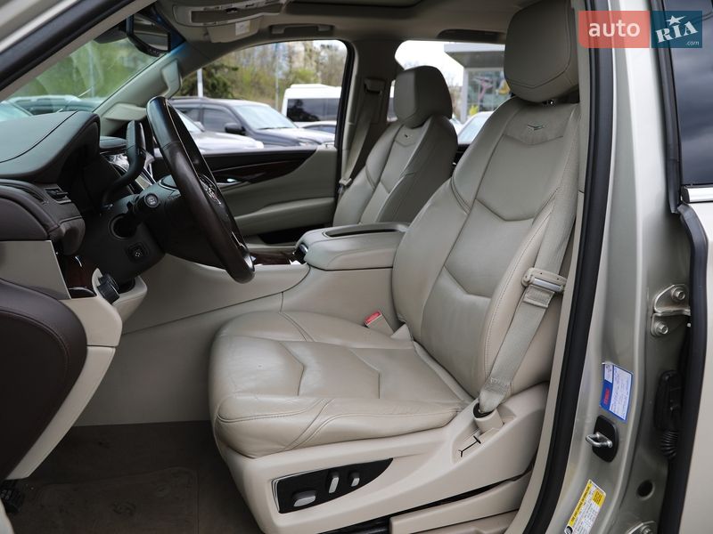 Позашляховик / Кросовер Cadillac Escalade 2014 в Харкові