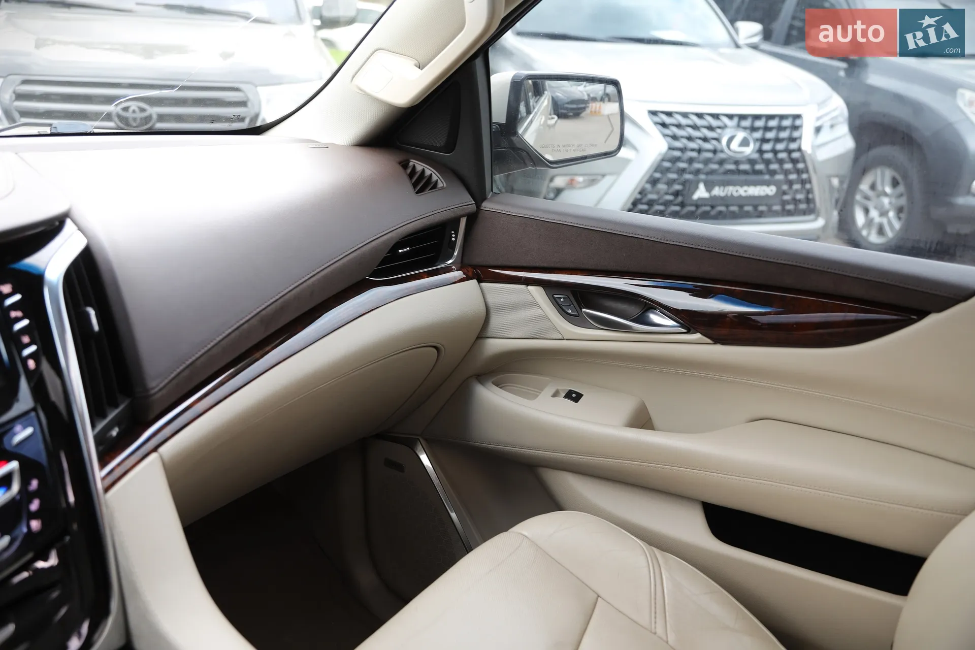 2014 Cadillac Escalade - мініатюра 17