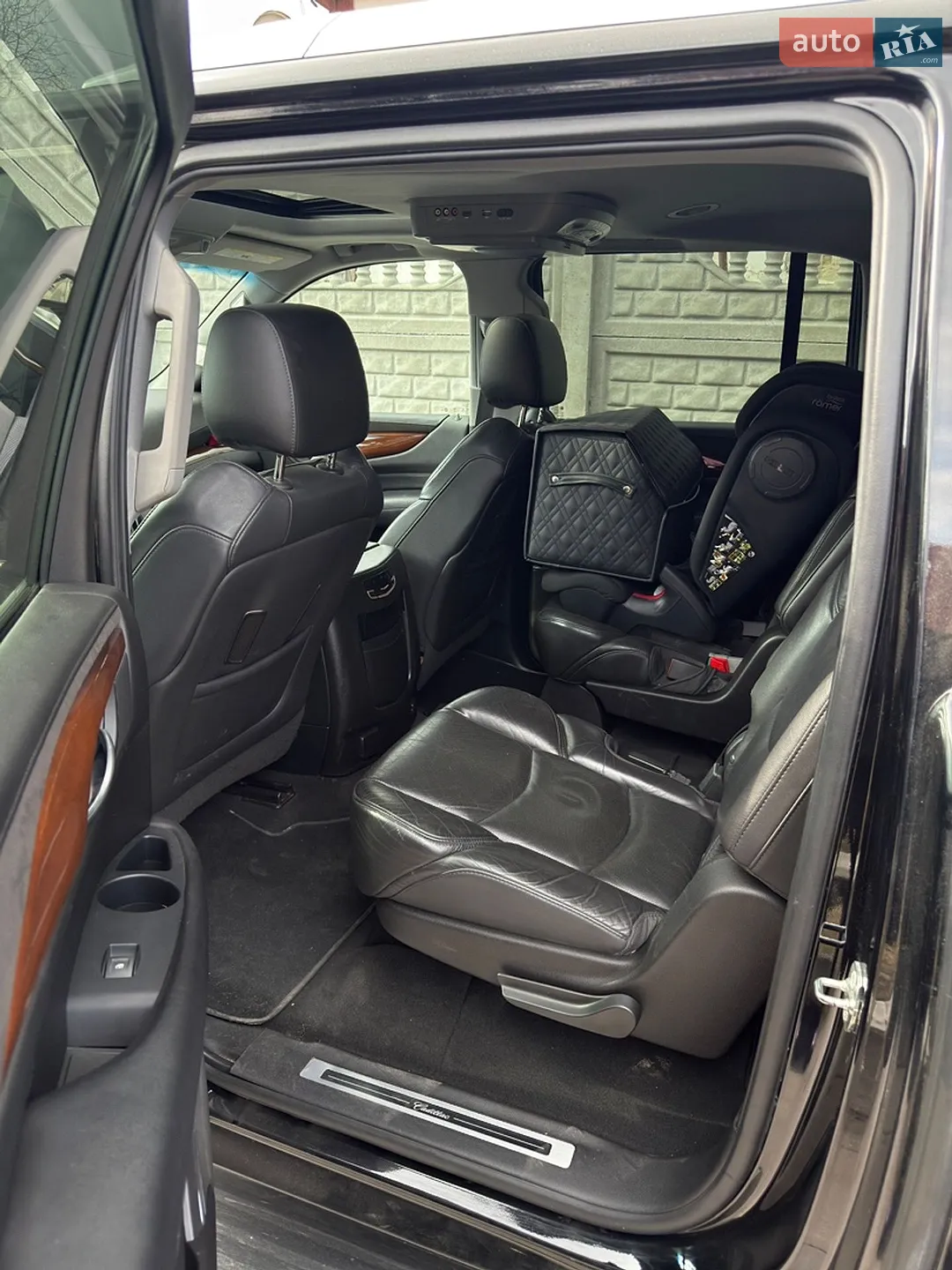 2017 Cadillac Escalade - мініатюра 8