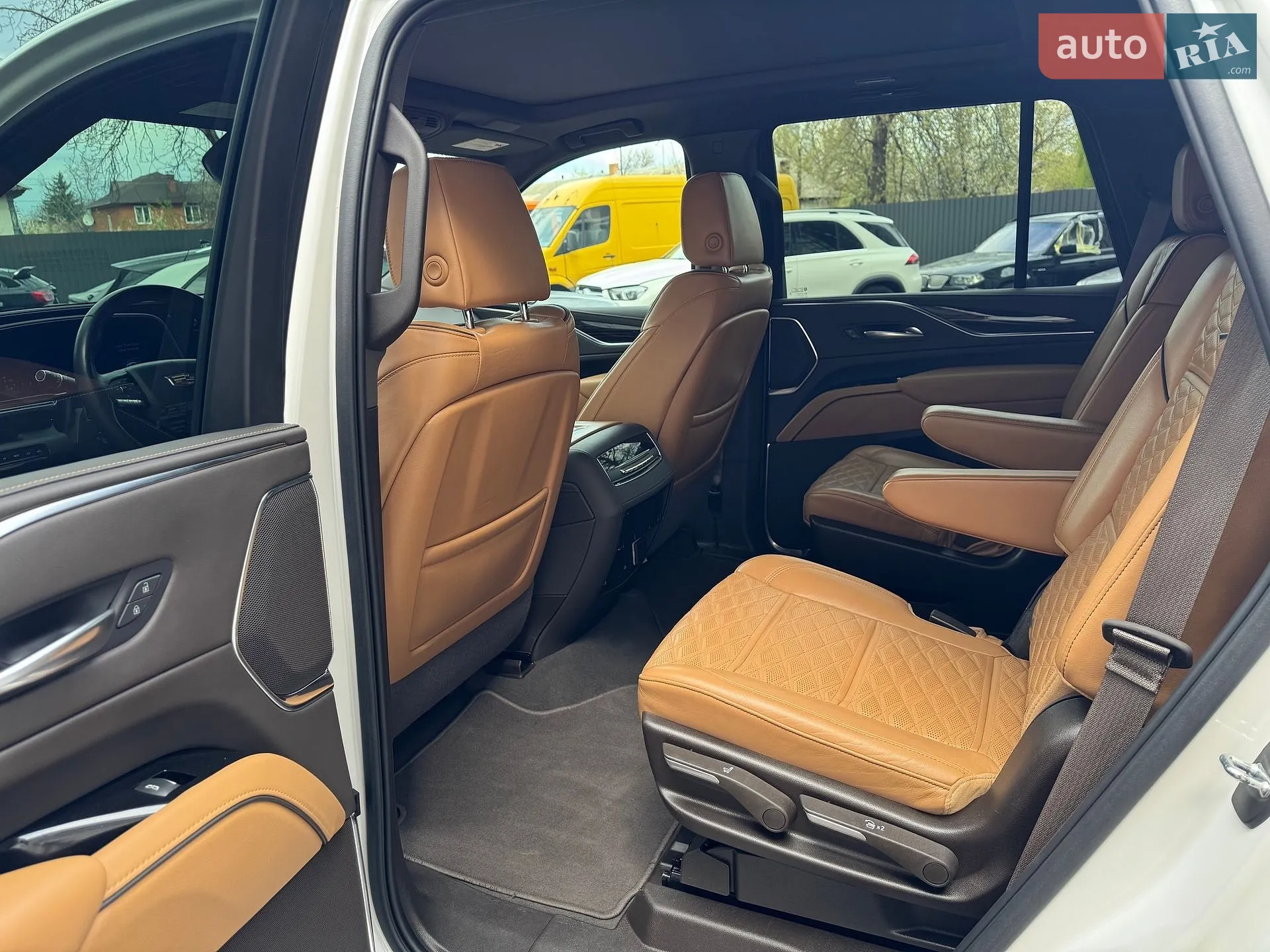 2022 Cadillac Escalade - мініатюра 8