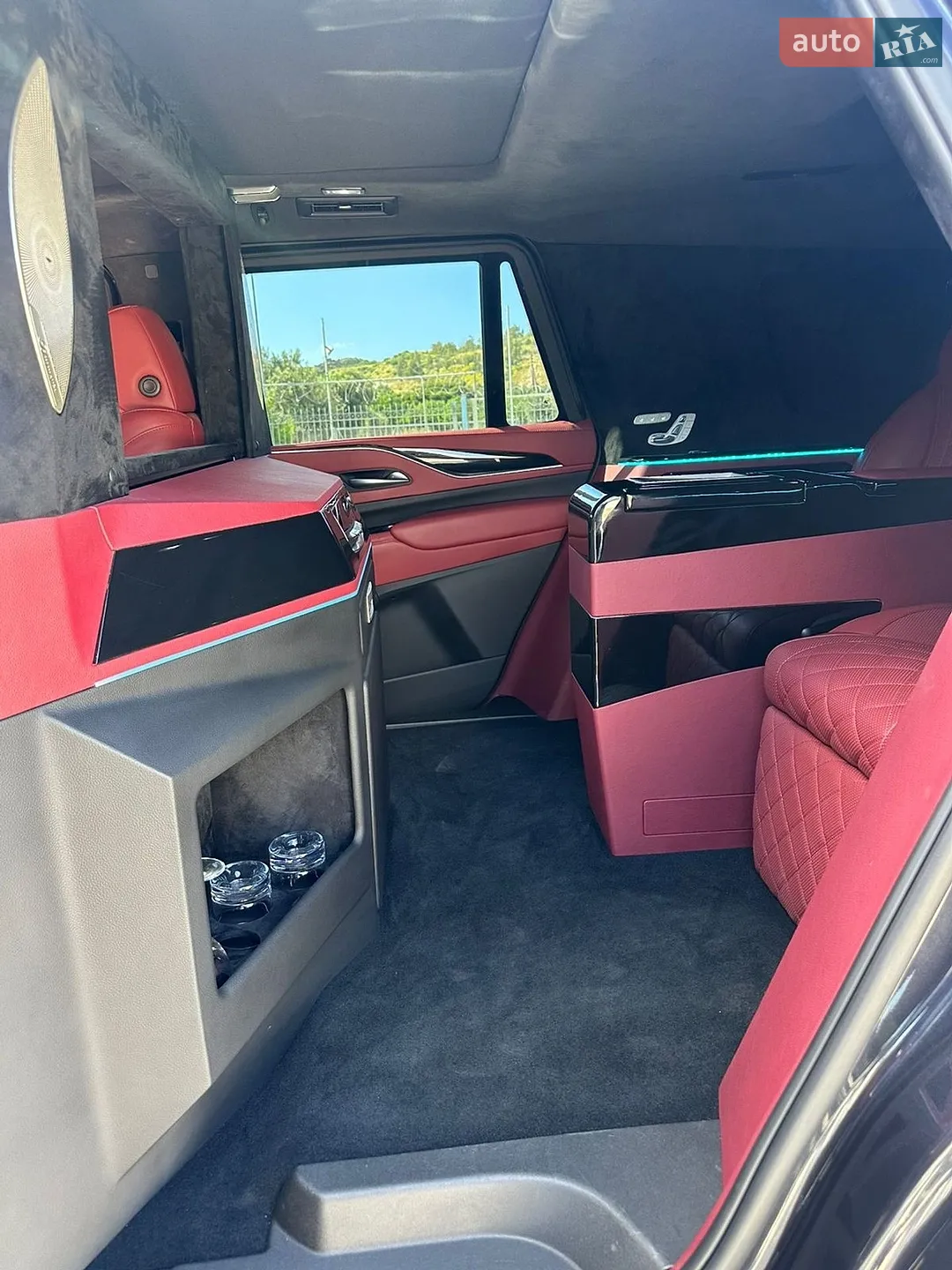 2022 Cadillac Escalade - мініатюра 21