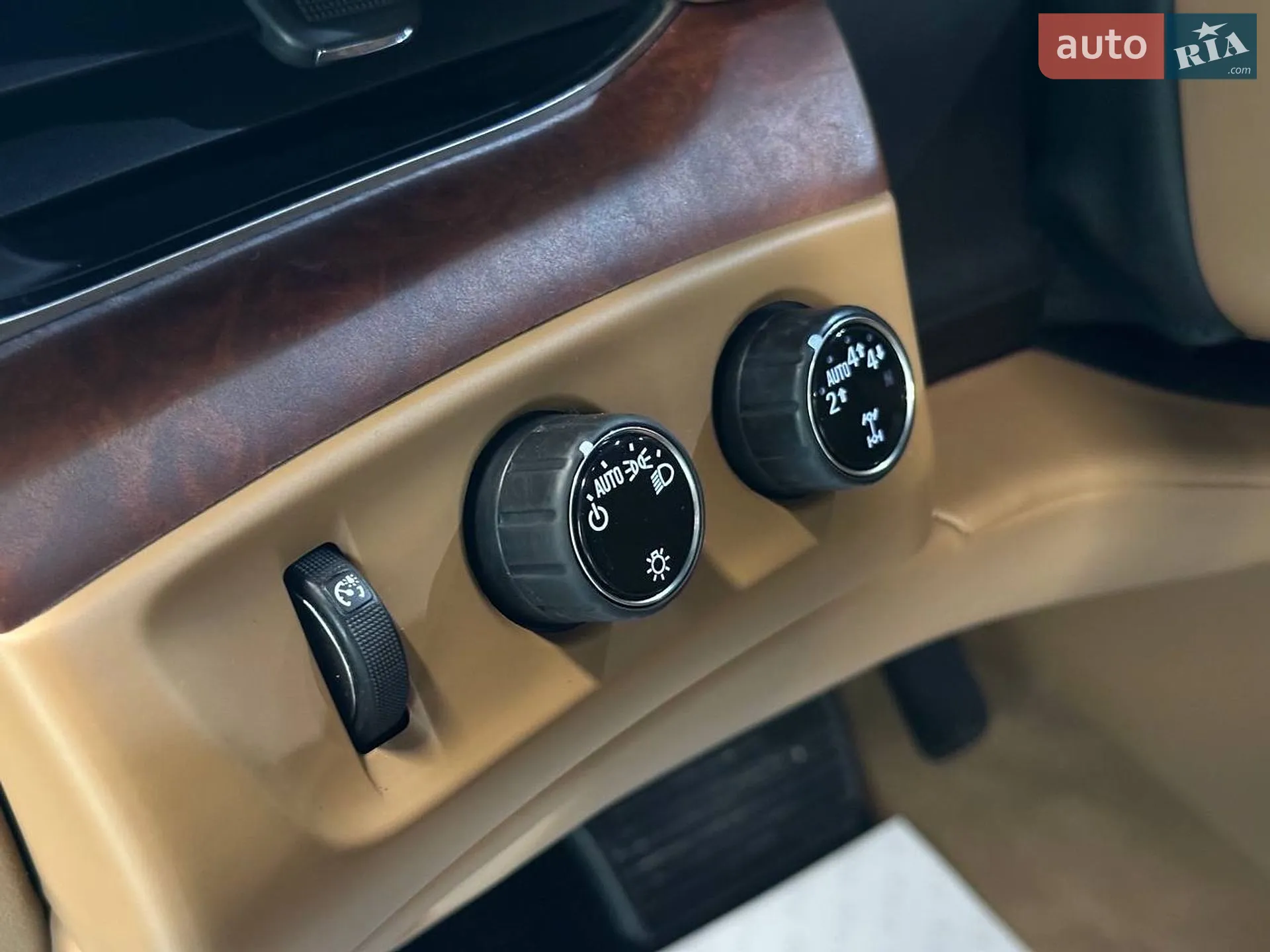 2017 Cadillac Escalade - мініатюра 19